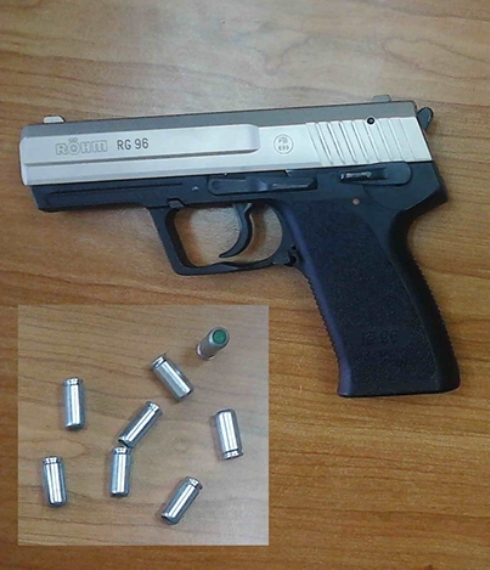 Photo of Zaplenjen pištolj i municija