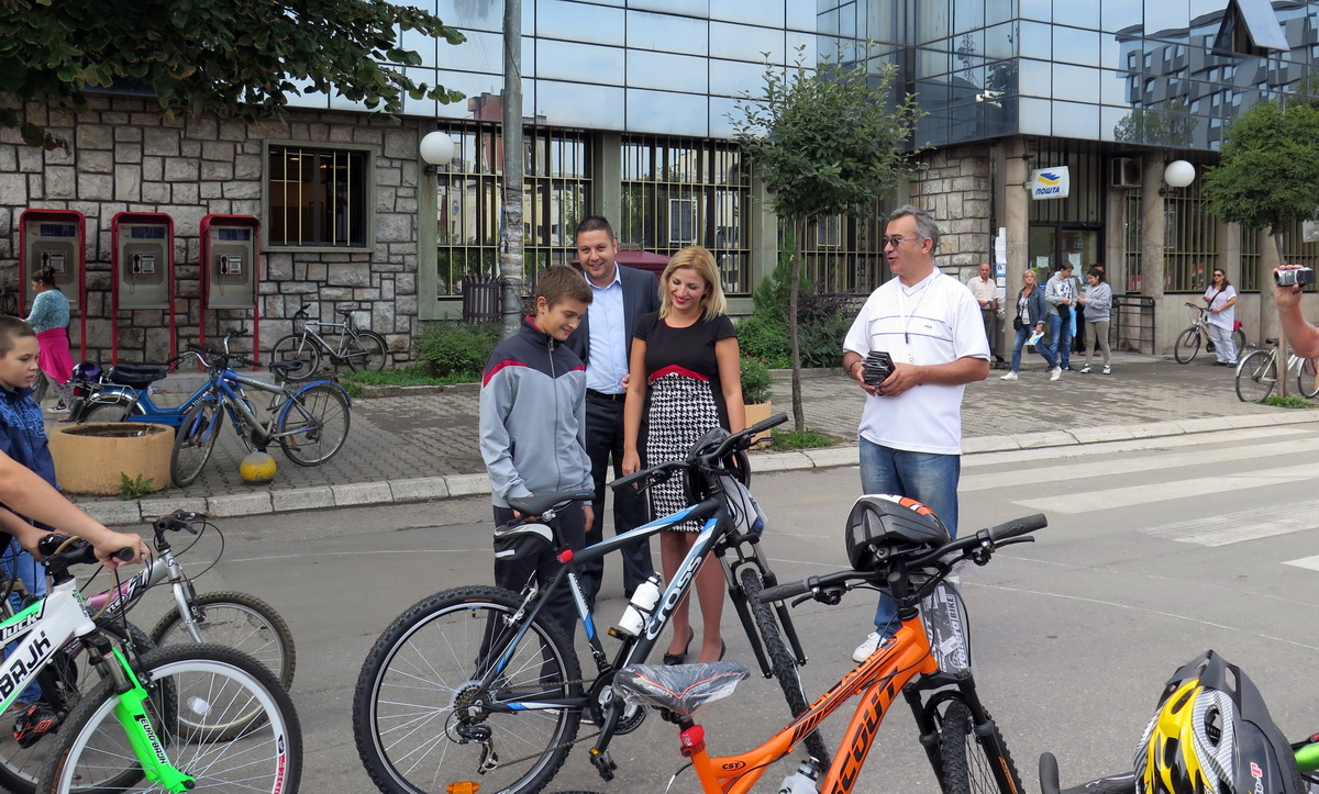 foto ilustracija Aleksandar Ćirić