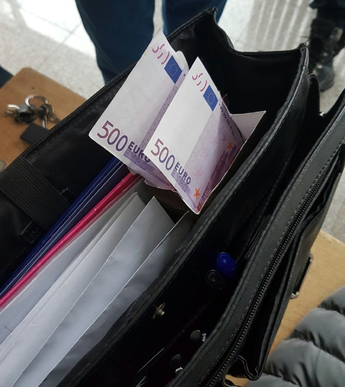 Photo of ​Skoro 100.000 evra u kutiji od bombona