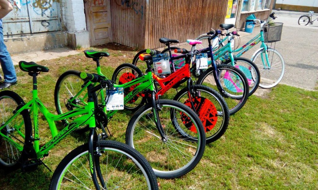 bicikli poklon dar nova mala mališani 