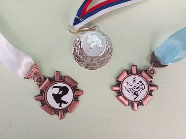 Photo of Tri medalje na Vuk openu