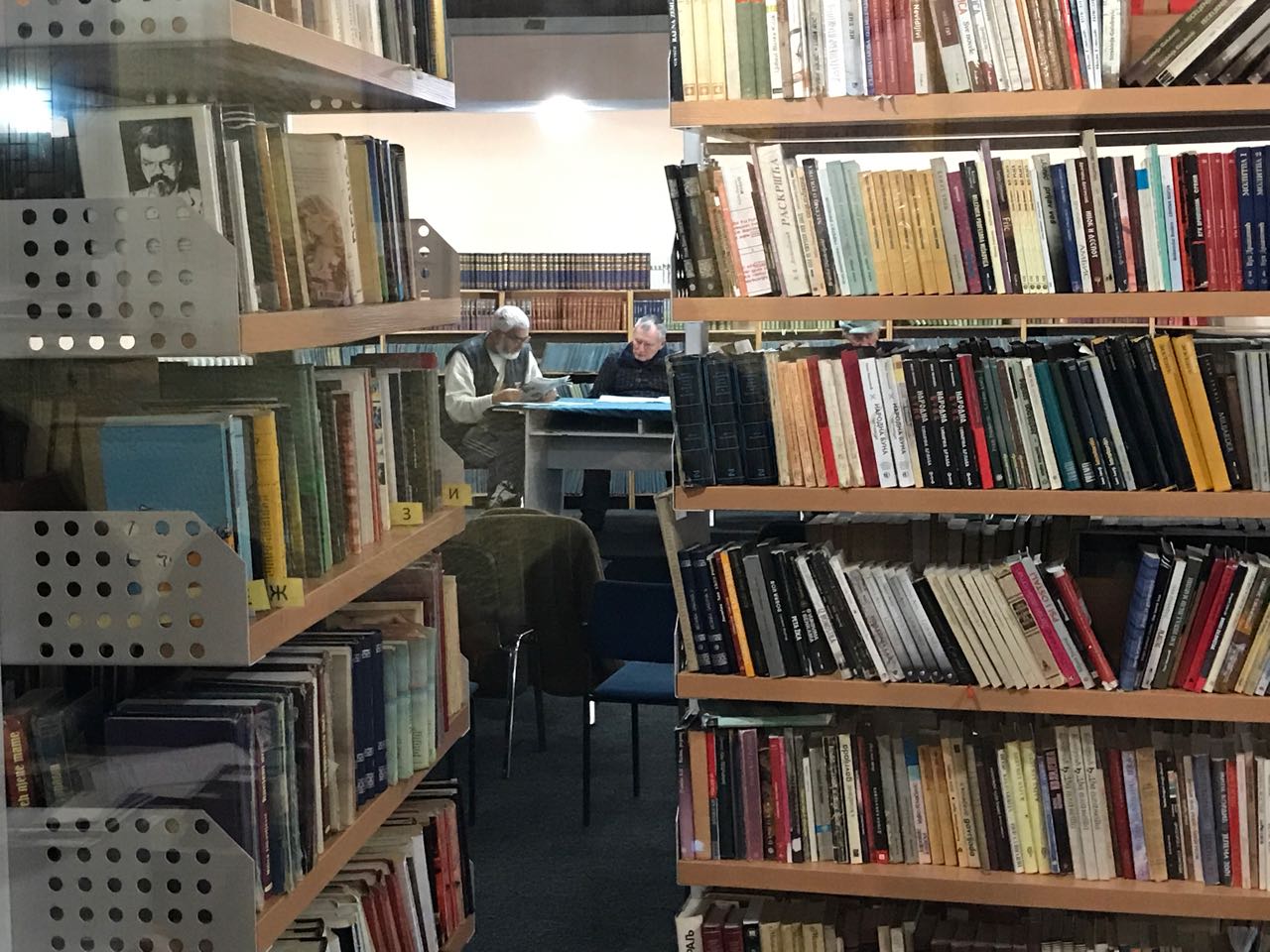 Photo of Predavanje američke profesorke u biblioteci u Pirotu