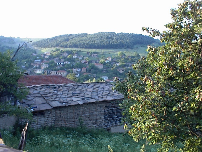 Photo of Staroplaninsko selo Pokrevenik: Staza sa  vidikovcem