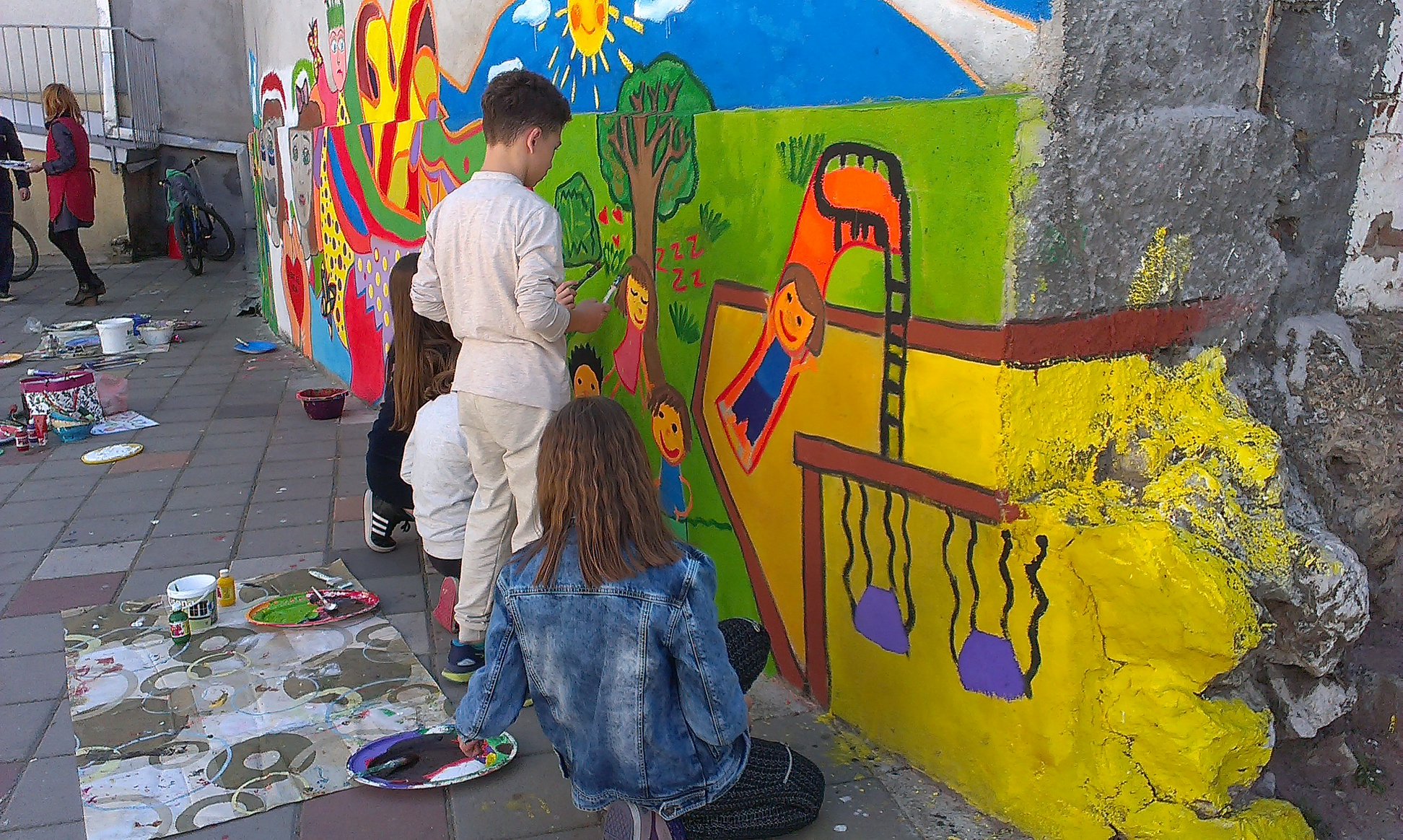 Photo of Osnovci oslikali svoj prvi mural