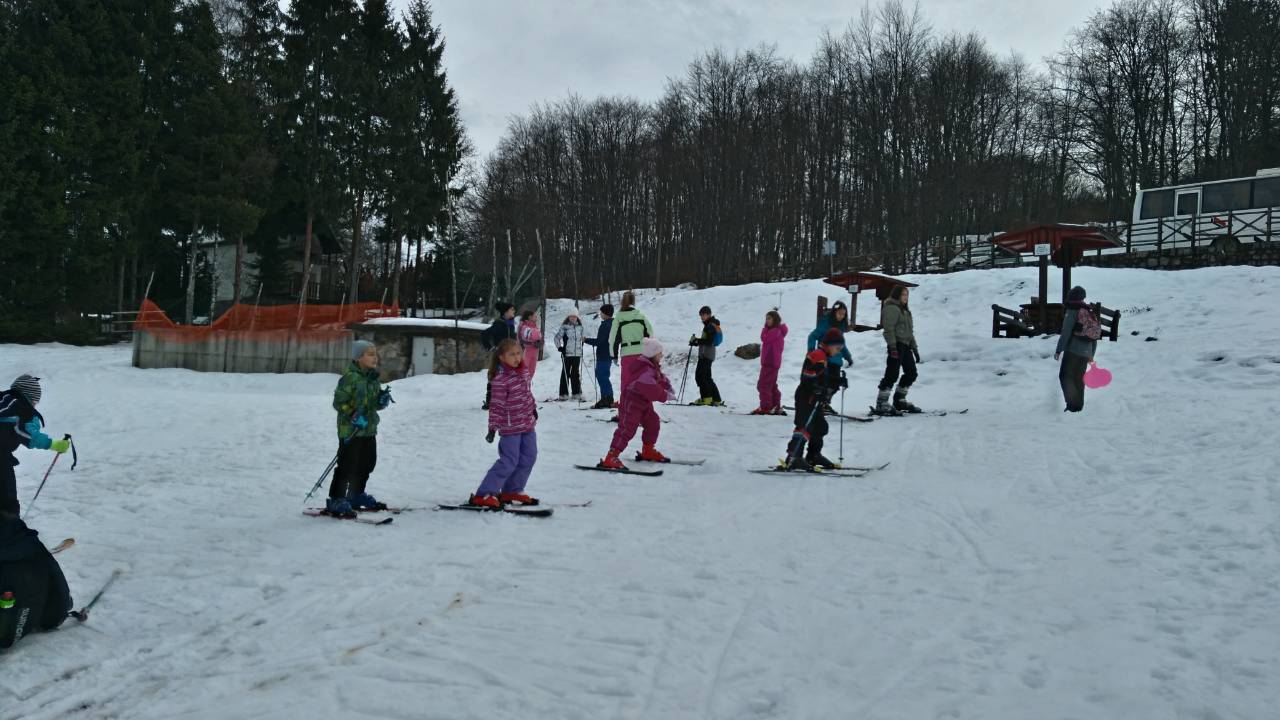 Photo of Skijaška staza na Planinarskom domu bez snega – Škola skijanja na Babinom zubu