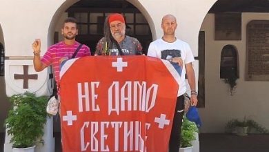 Photo of HODOČASNICI: Od Hilandara do Ostroga pešače i traže da se sačuvaju svetinje u Crnoj Gori i na Kosmetu!