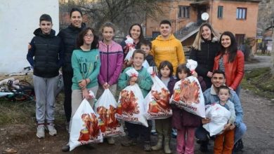 Photo of Mladi humani Piroćanci obradovali mališane iz višečlane porodice u Rsovcima!