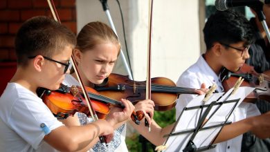 Photo of Svetski dan muzike: Učenici i profesori Muzičke škole “Dr Dragutin Gostuški” održali koncert na otvorenom