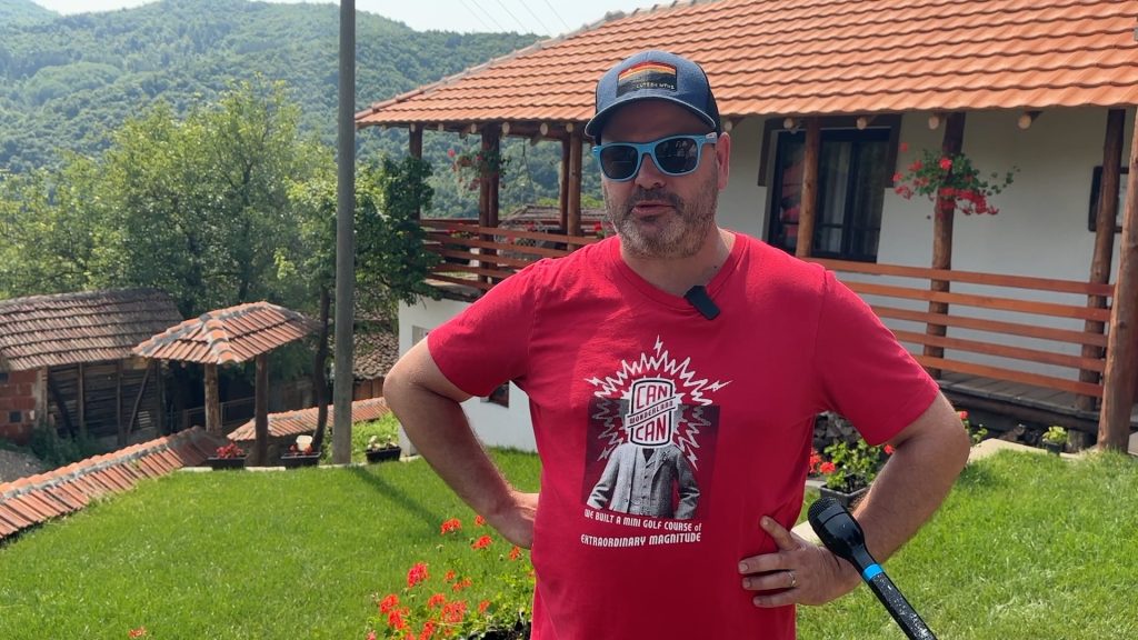 Amerikanac Rob Klep posetio selo Vlasi, oduševljen prirodom, specijalitetima
