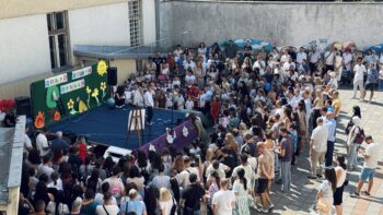 Prijem prvaka u OŠ „Vuk Karadžić“: Za 411 pirotskih mališana počela školska avantura